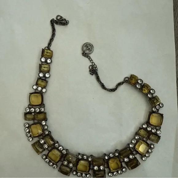 Crown Trifari Green Lucite Necklace - Picture 2 of 5